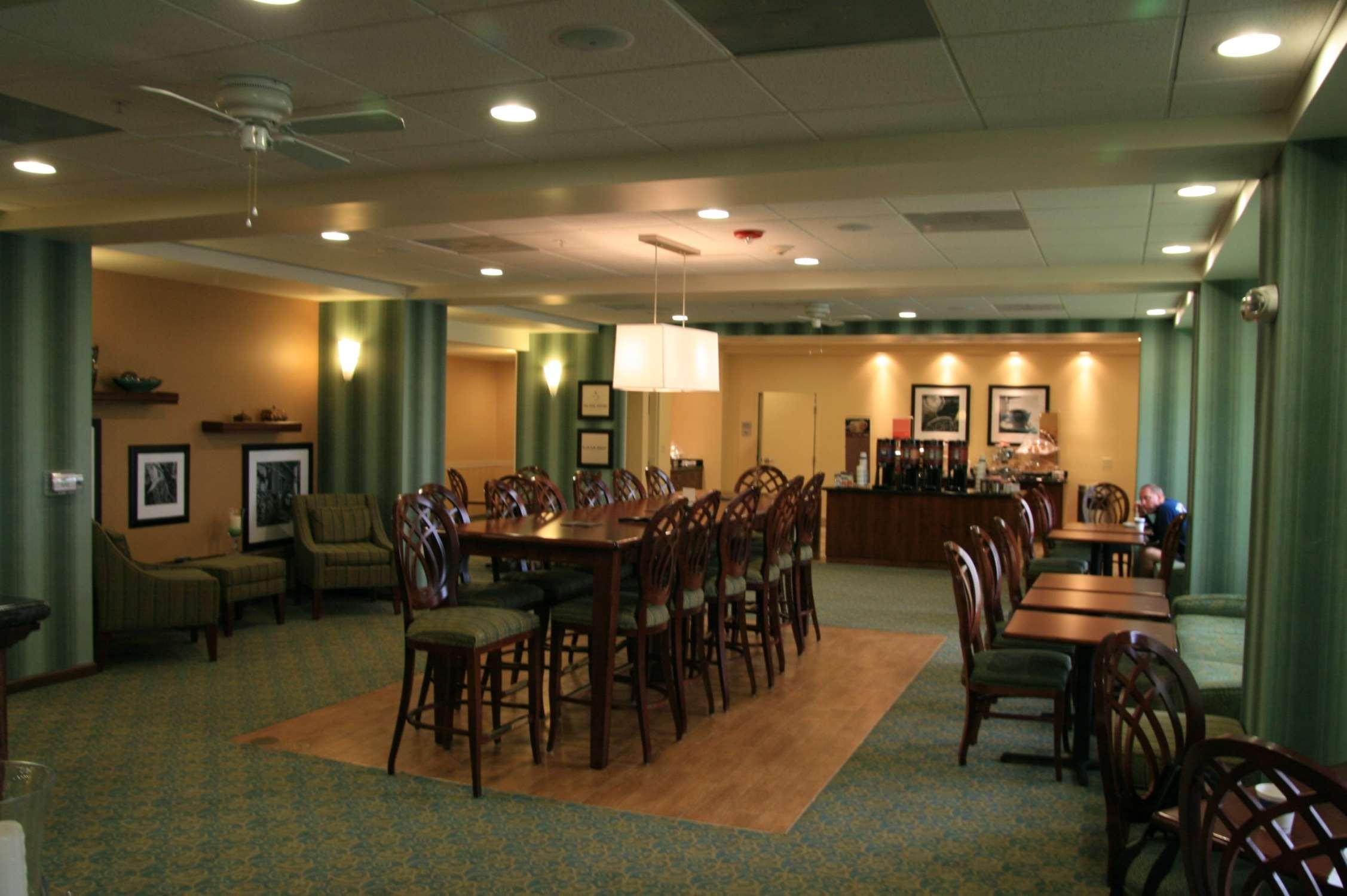 Hampton By Hilton Hotel Brentwood Étterem fotó